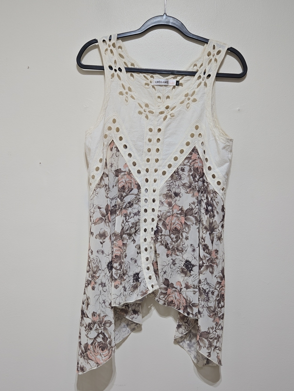 ORIGAMI By Vivien Cream Floral Eyelet Tank Top